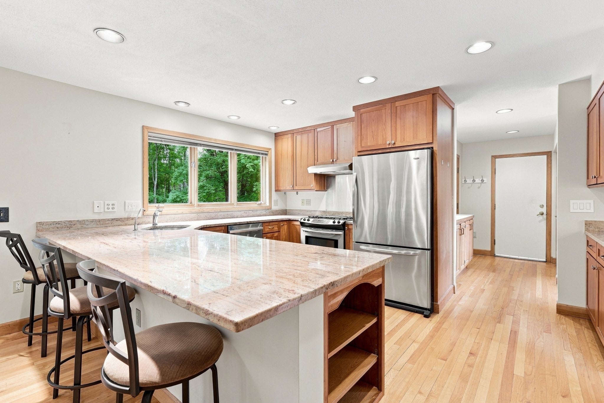 16 Birch Ln, Northampton, MA Photo #9