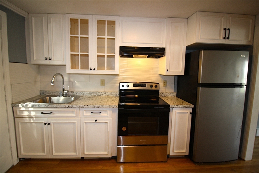 17 Fairland St 17
