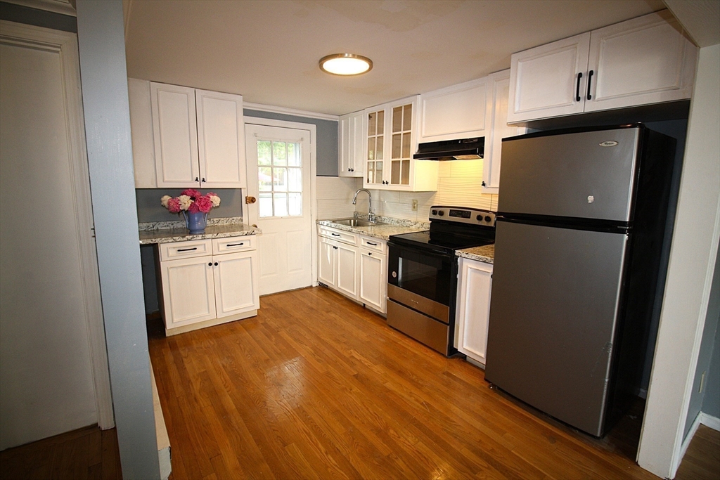 17 Fairland St 17