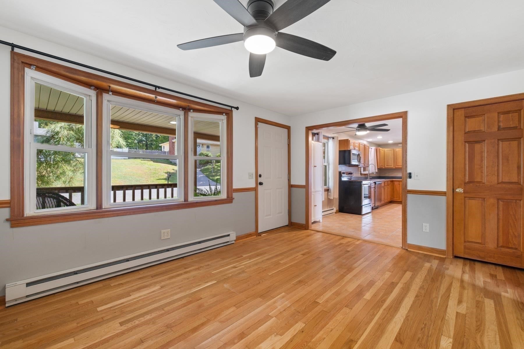 22 John F Kennedy Dr, Millbury, MA Photo #27