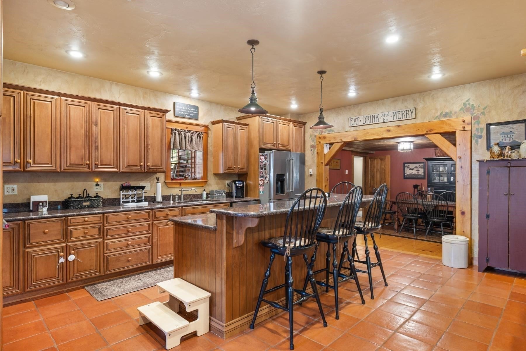 22 John F Kennedy Dr, Millbury, MA Photo #6