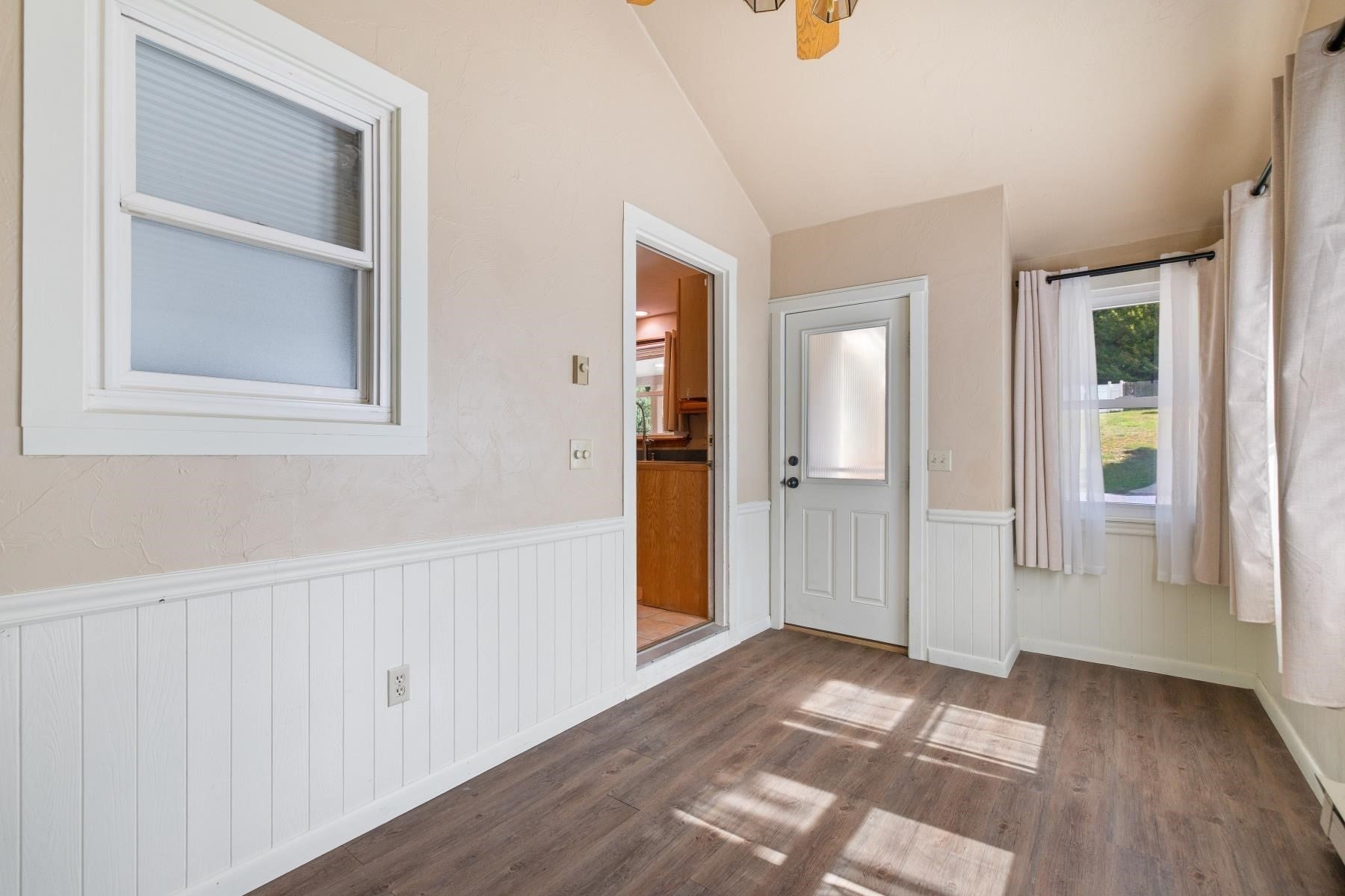 22 John F Kennedy Dr, Millbury, MA Photo #33