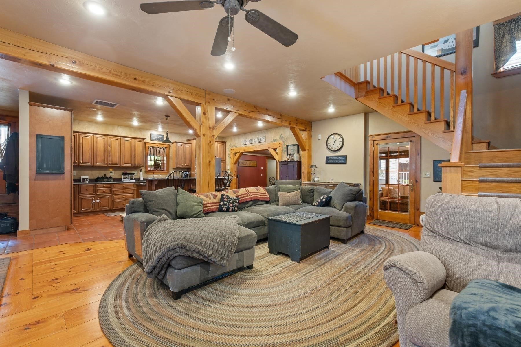 22 John F Kennedy Dr, Millbury, MA Photo #13