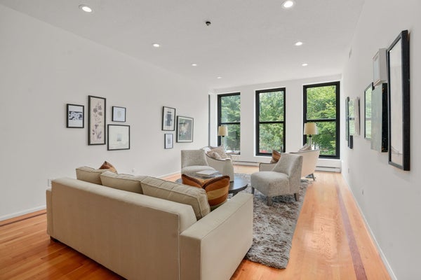 160 COMMONWEALTH AVE APT 218, BOSTON, MA 02116 - Image ef90aa6daec0efa607361f7b9e1c130d/463832111