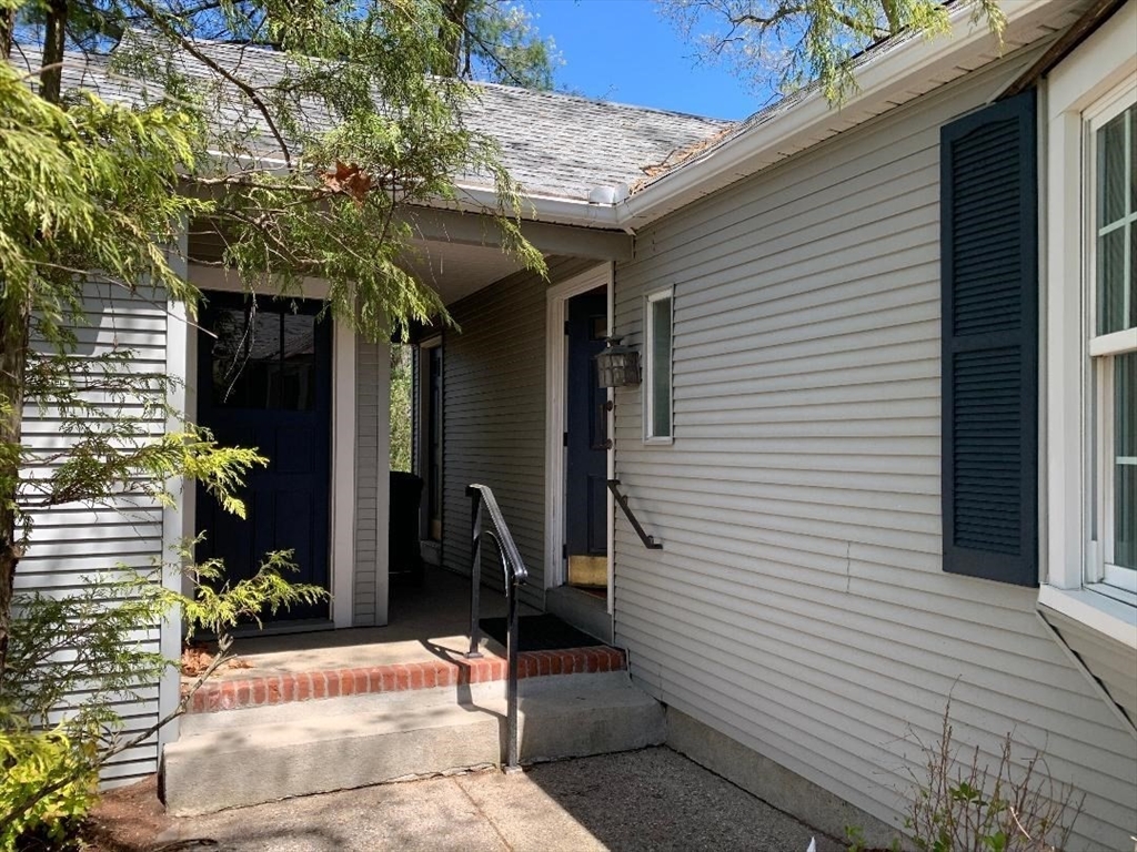 320 Maple St