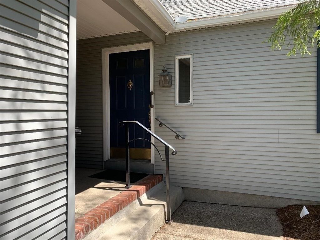 320 Maple St