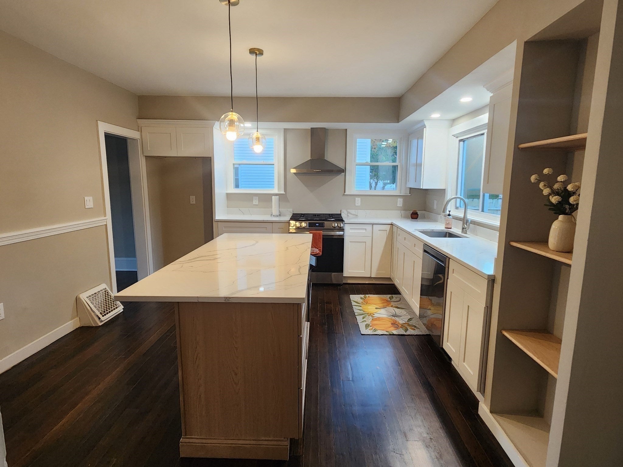 10 Arbutus Rd, Worcester, MA, 10 Arbutus Rd, Worcester, MA Photo #5