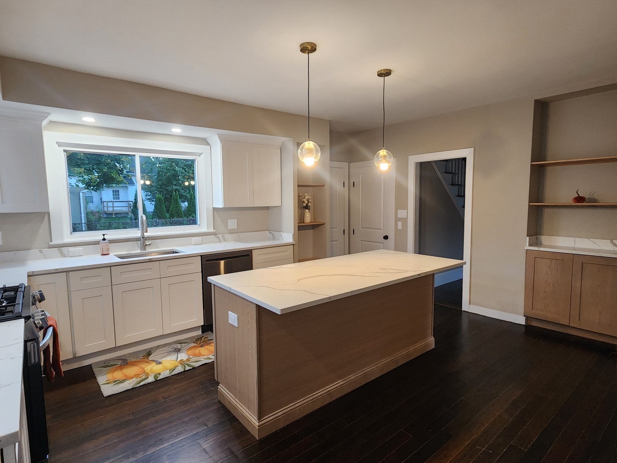 10 Arbutus Rd, Worcester, MA, 10 Arbutus Rd, Worcester, MA Photo #4