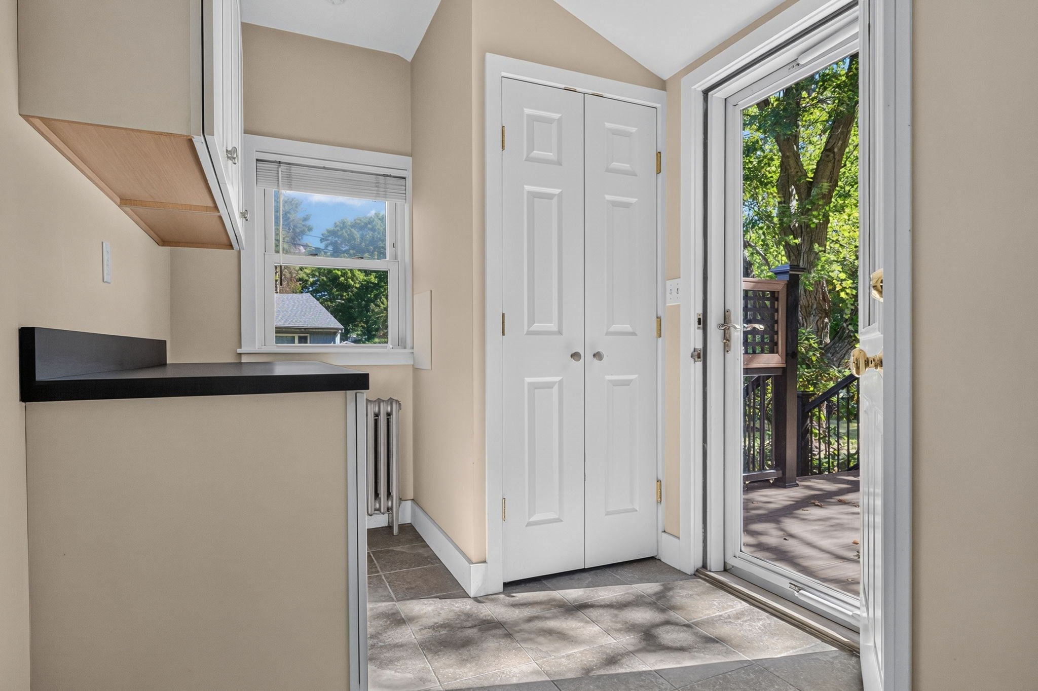 10 Hayward St