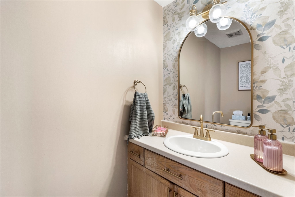 1 Lady Slipper Ln, Methuen, MA Photo #19