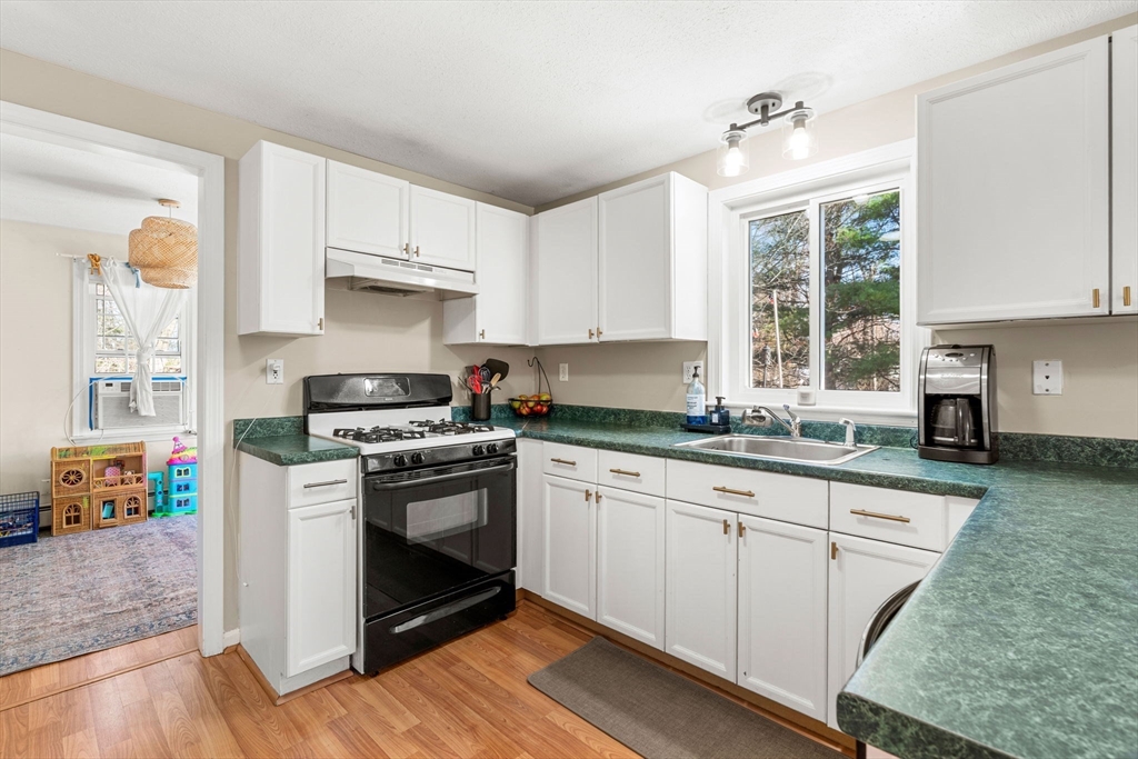 1 Lady Slipper Ln, Methuen, MA Photo #9