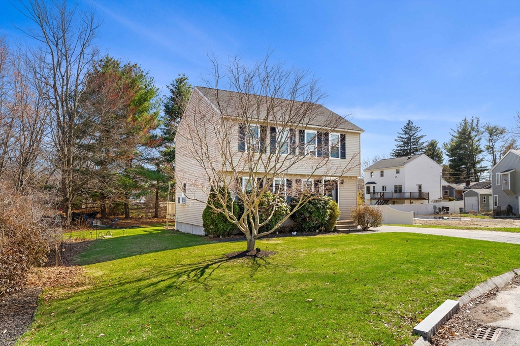1 Lady Slipper Ln, Methuen, MA Photo #3