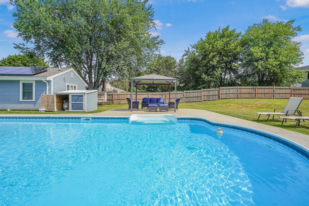 10 Topaz Ln