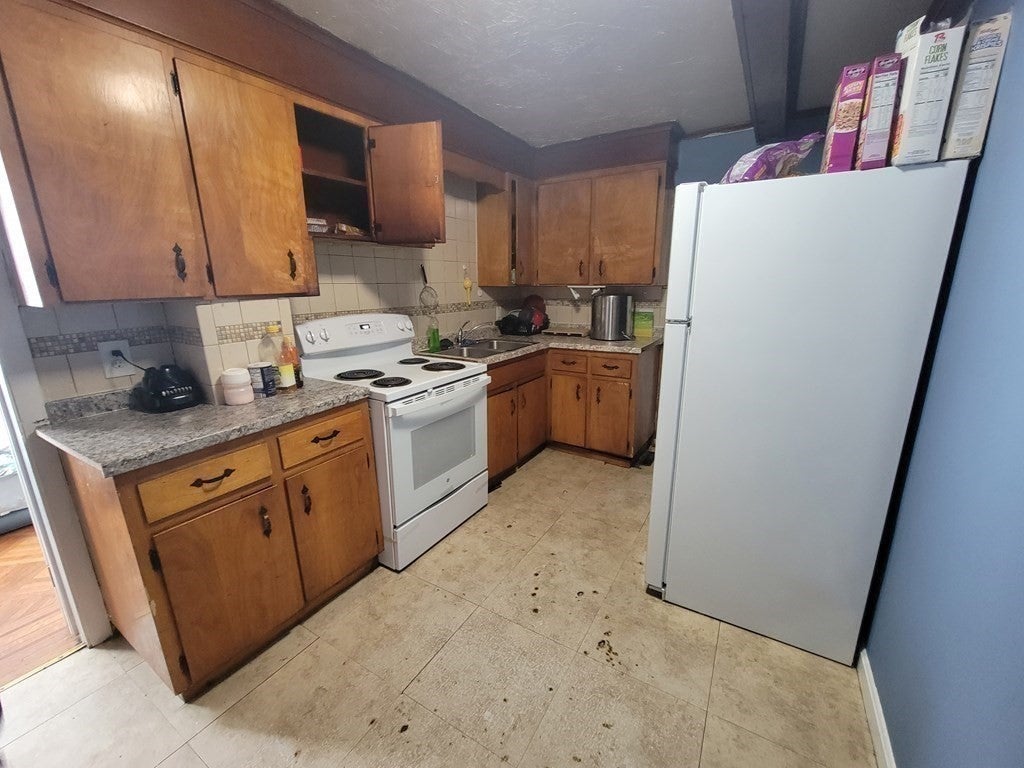 933 Warren Ave, Brockton, MA, 933 Warren Ave, Brockton, MA Photo #7
