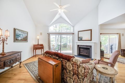 13 Laurel Hill Ct 13 Bourne MA 02532