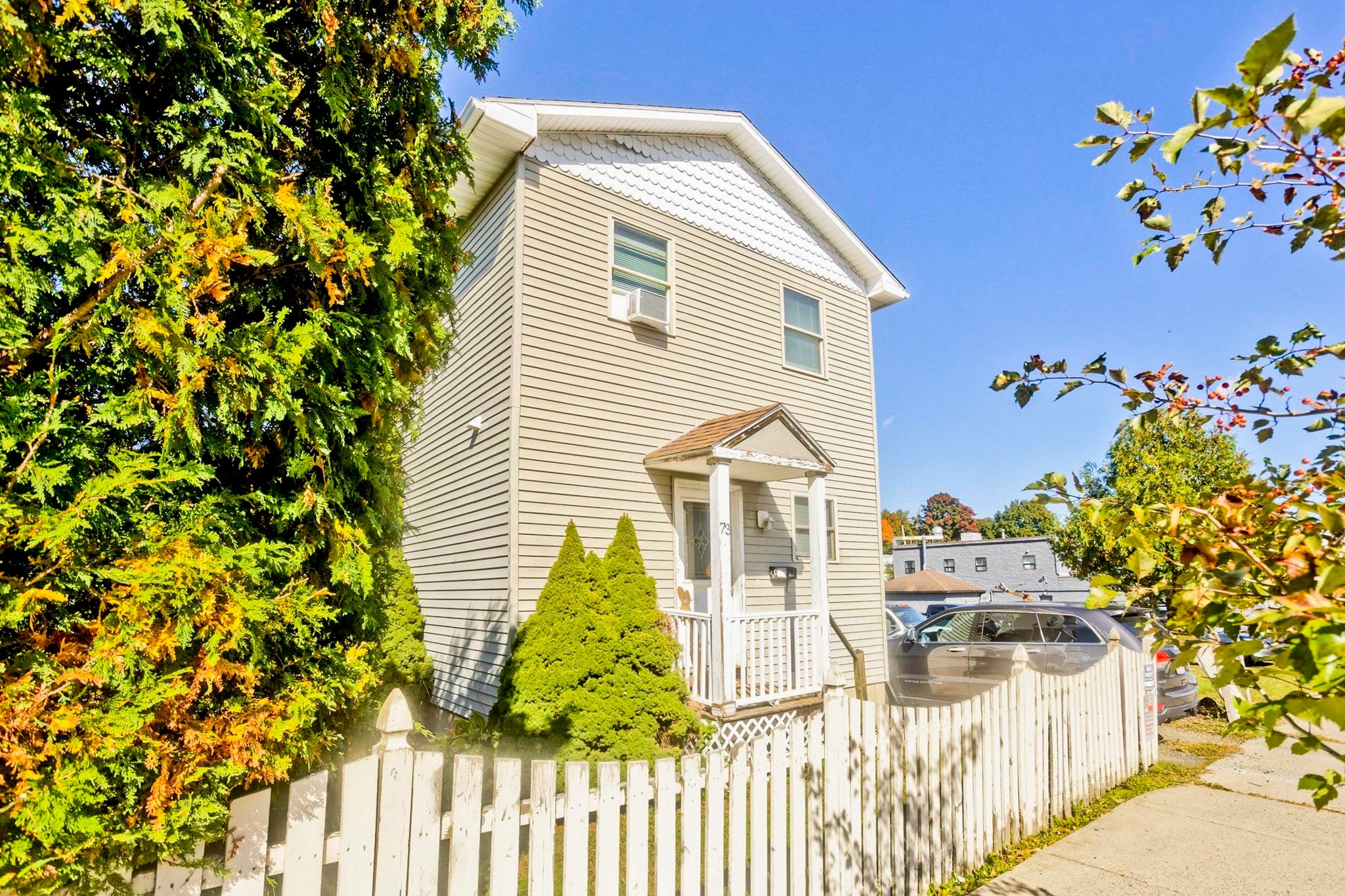 73-75 Walnut St, Holyoke, MA Photo #2