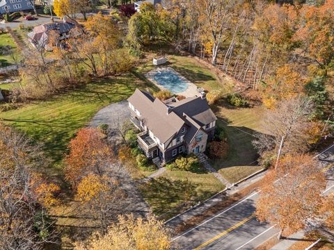 17 Worcester St Grafton MA 01519