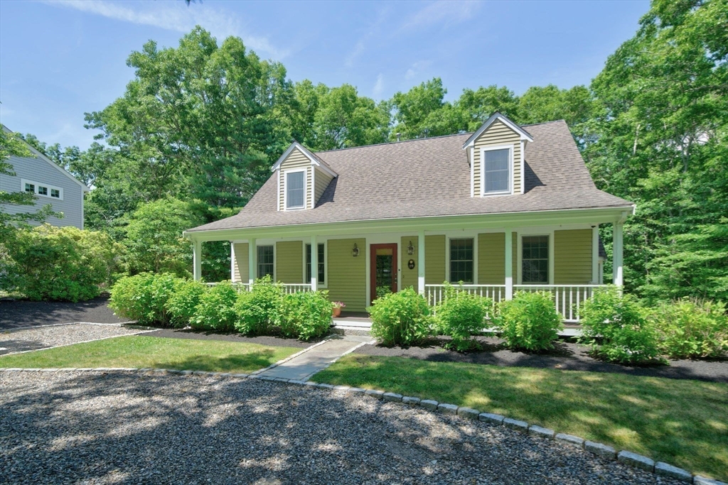 19 Monahansett Rd
