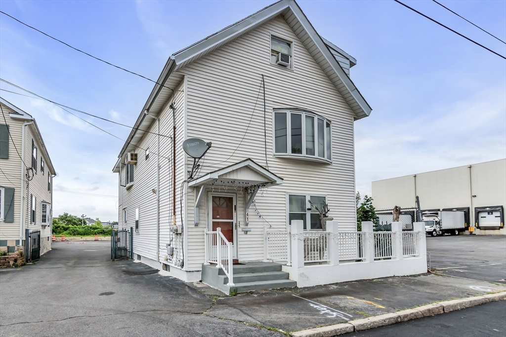 41 Railroad St