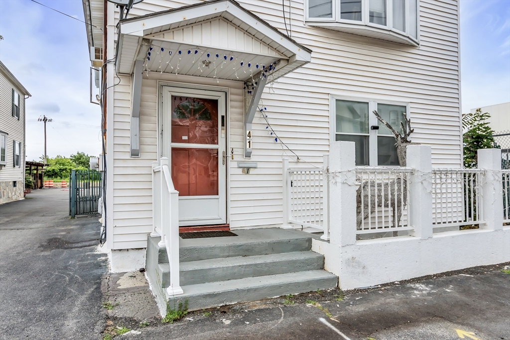 41 Railroad St