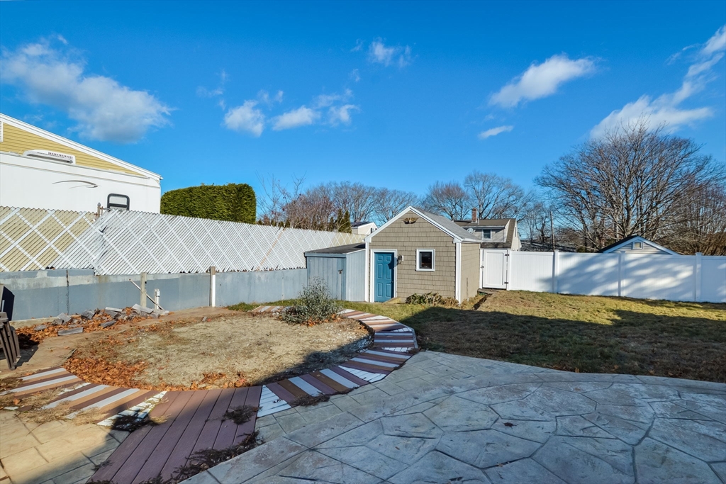 325 Park Ave, New Bedford, MA Photo #11