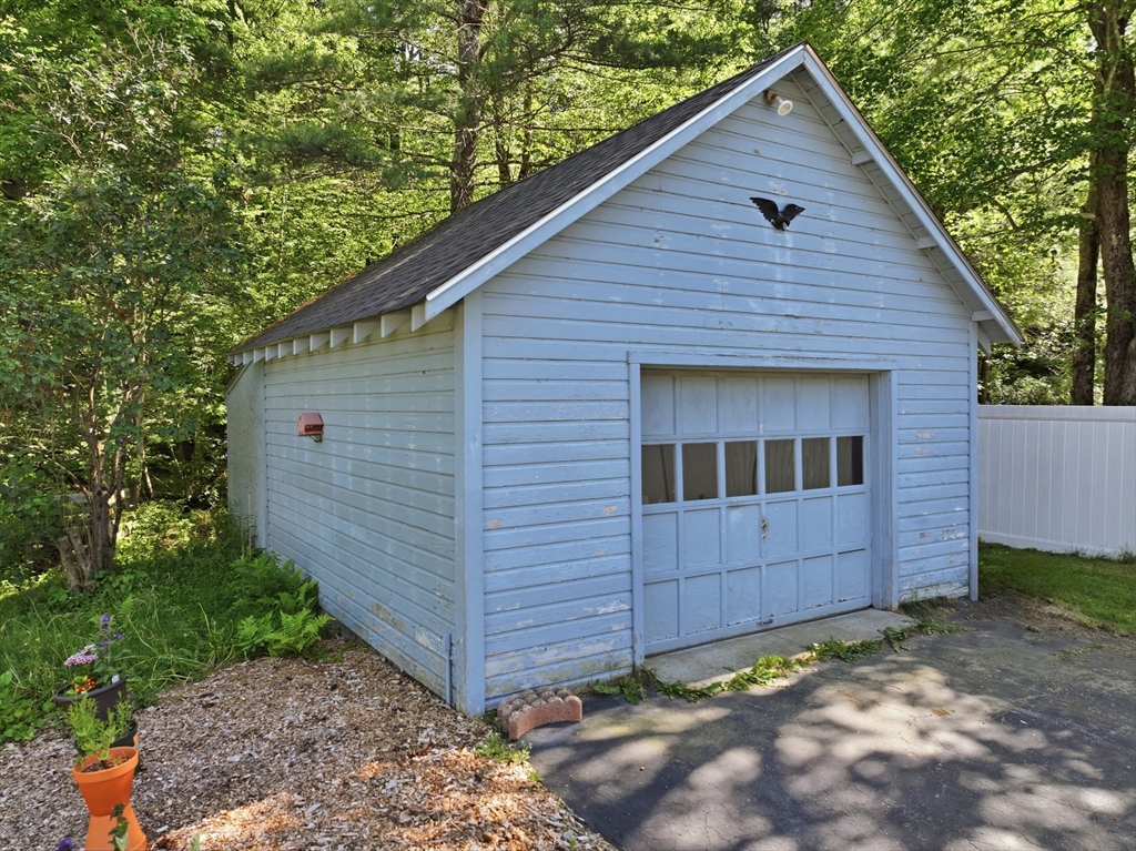 151 Narrows Rd