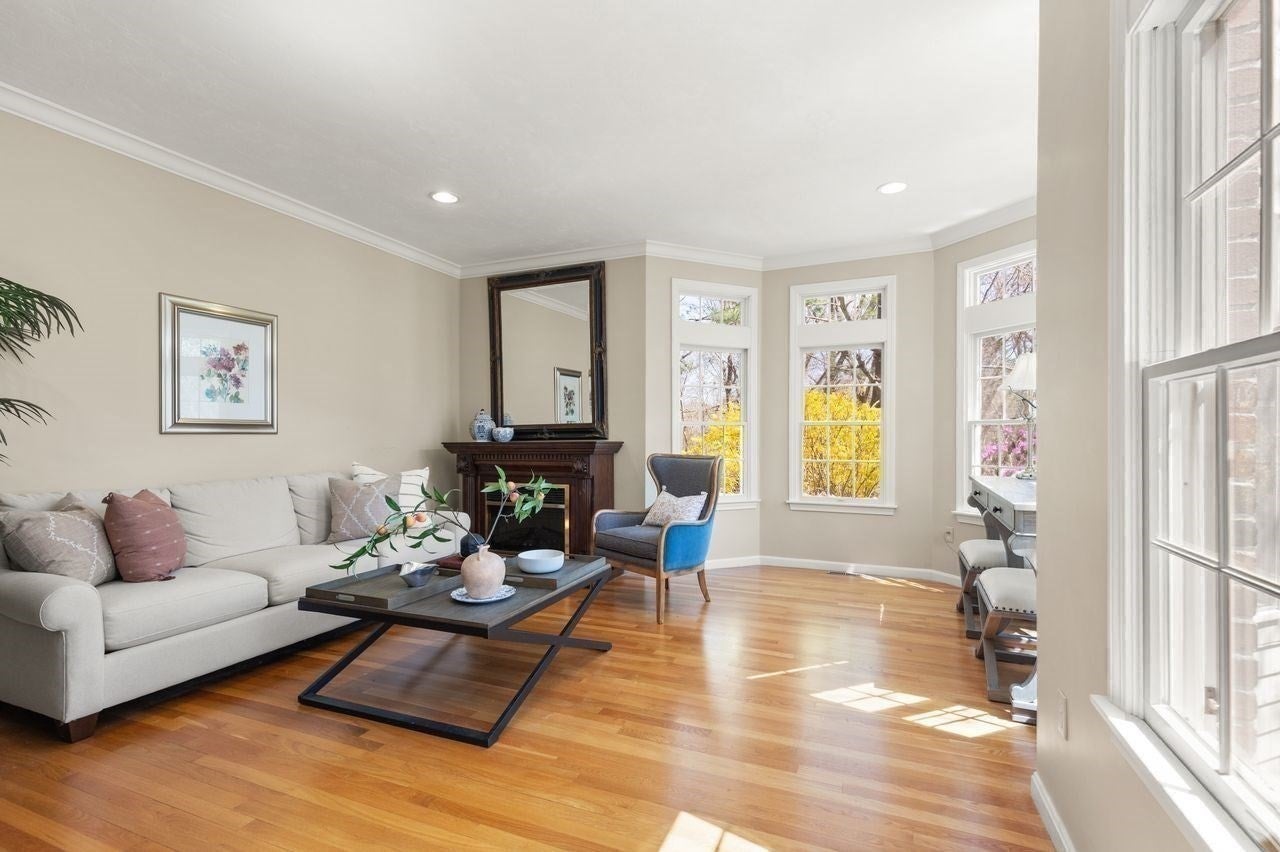 7 Dry Pond Rd