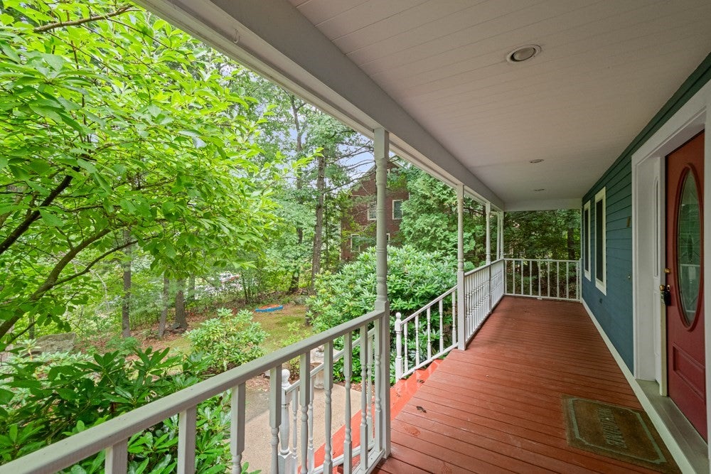 10 Buckhill Rd
