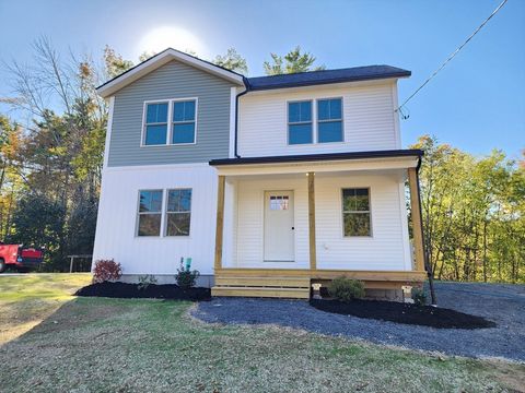 27 Cottage St Winchendon MA 01475