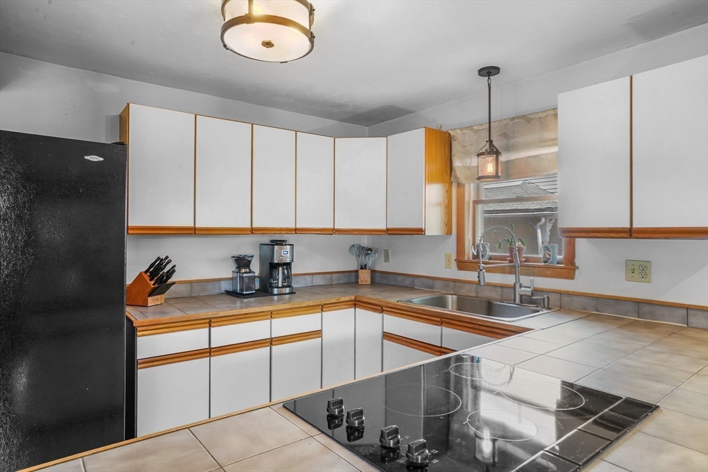 122 S Walker St, Lowell, MA Photo #35