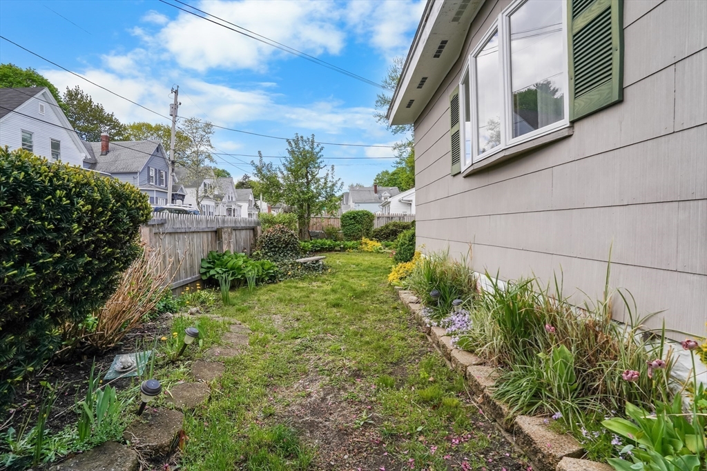 122 S Walker St, Lowell, MA Photo #6