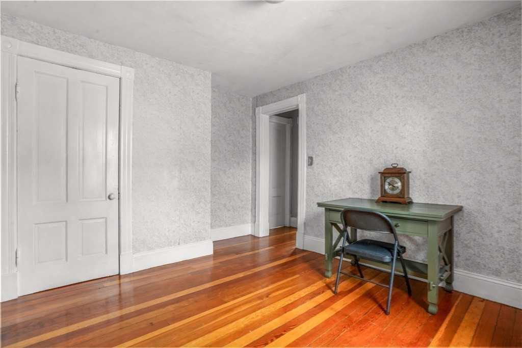 122 S Walker St, Lowell, MA Photo #24