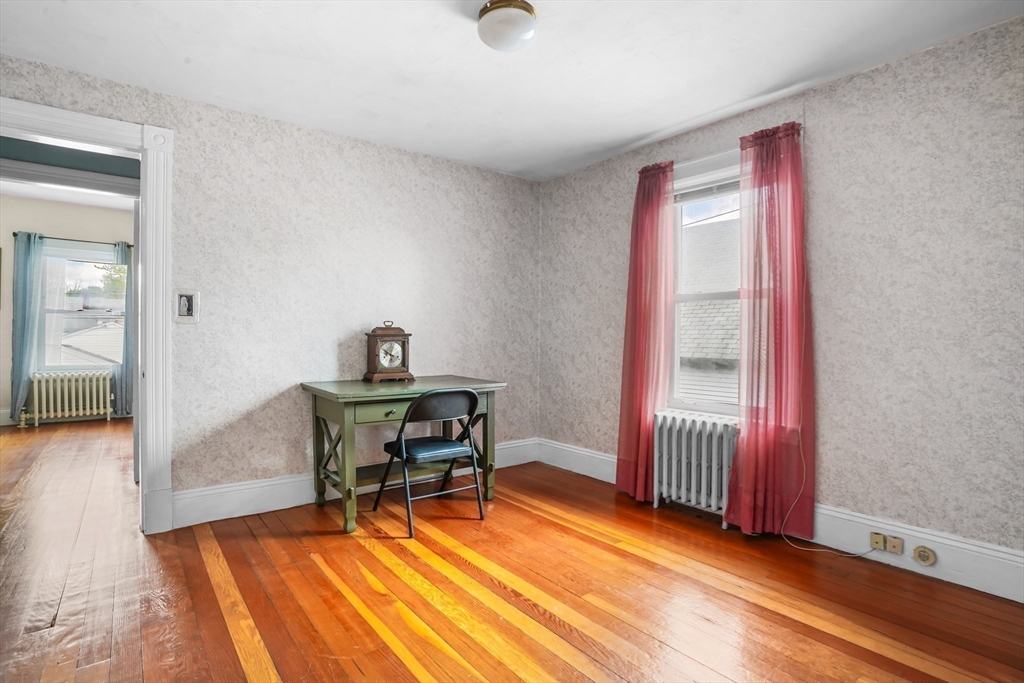 122 S Walker St, Lowell, MA Photo #31