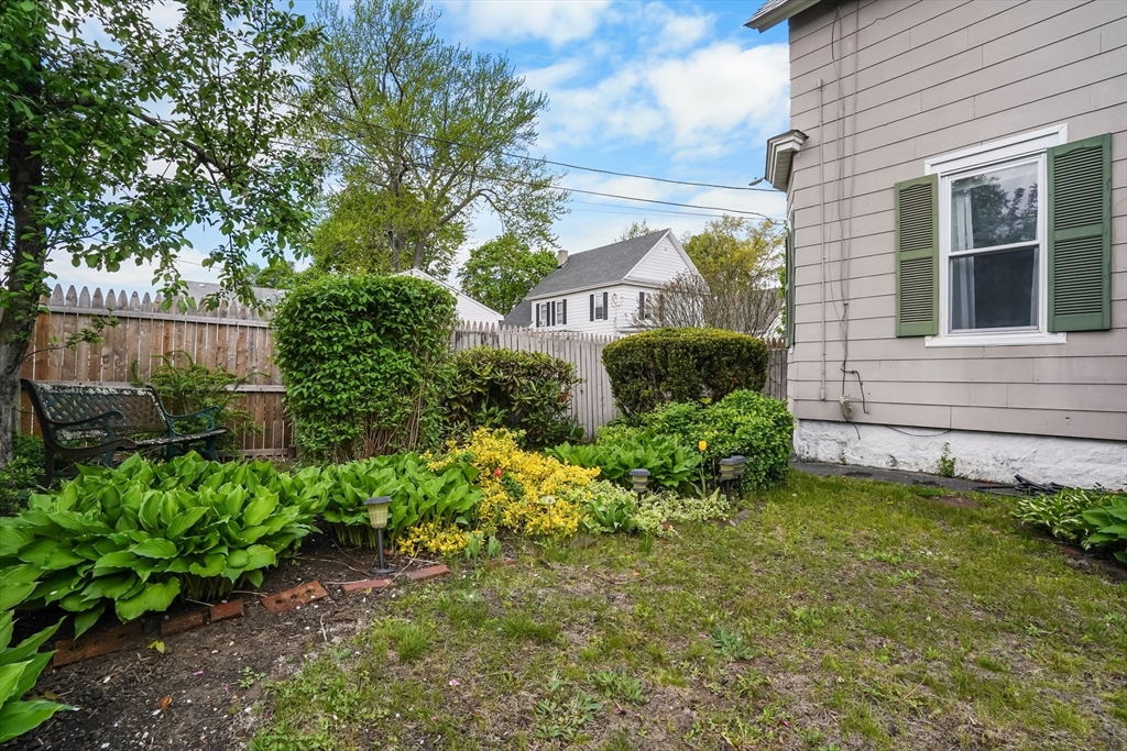 122 S Walker St, Lowell, MA Photo #7