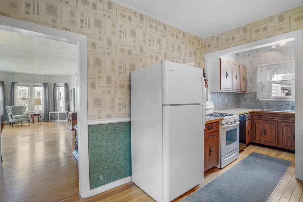 122 S Walker St, Lowell, MA Photo #12