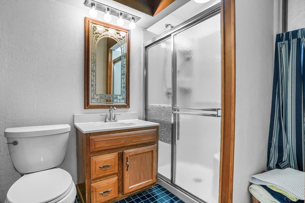 122 S Walker St, Lowell, MA Photo #26