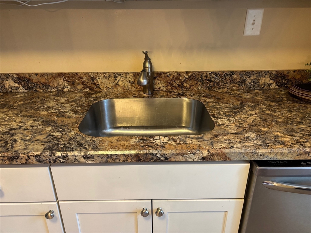220 Nassau Drive #220, Springfield, MA, 220 Nassau Drive #220, Springfield, MA Photo #8