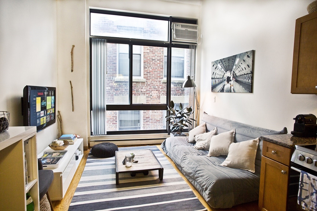 12 Stoneholm St 505