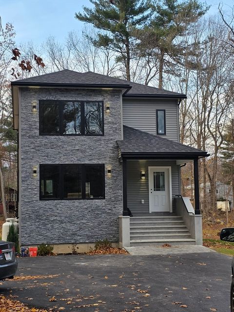 9 Trues Pkwy Sandown NH 03873