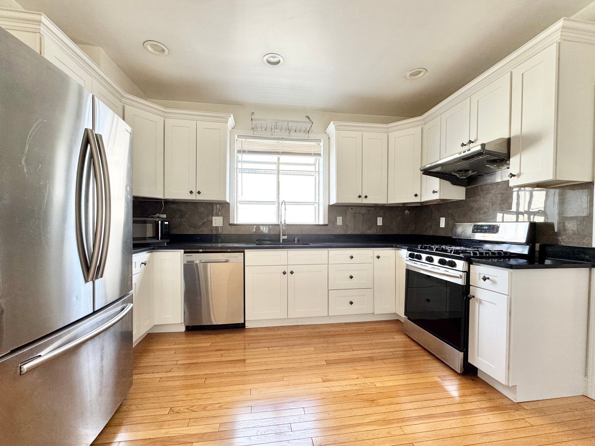 Photo of 19 Shawmut St, Malden, MA