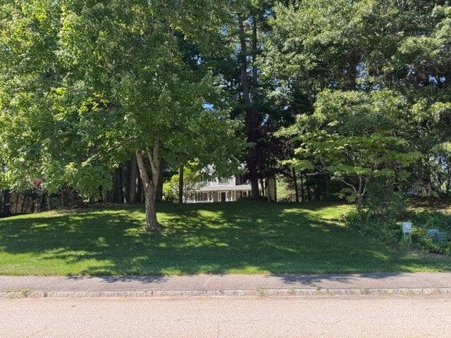 20 Emerald St, Tyngsborough, MA Photo #34