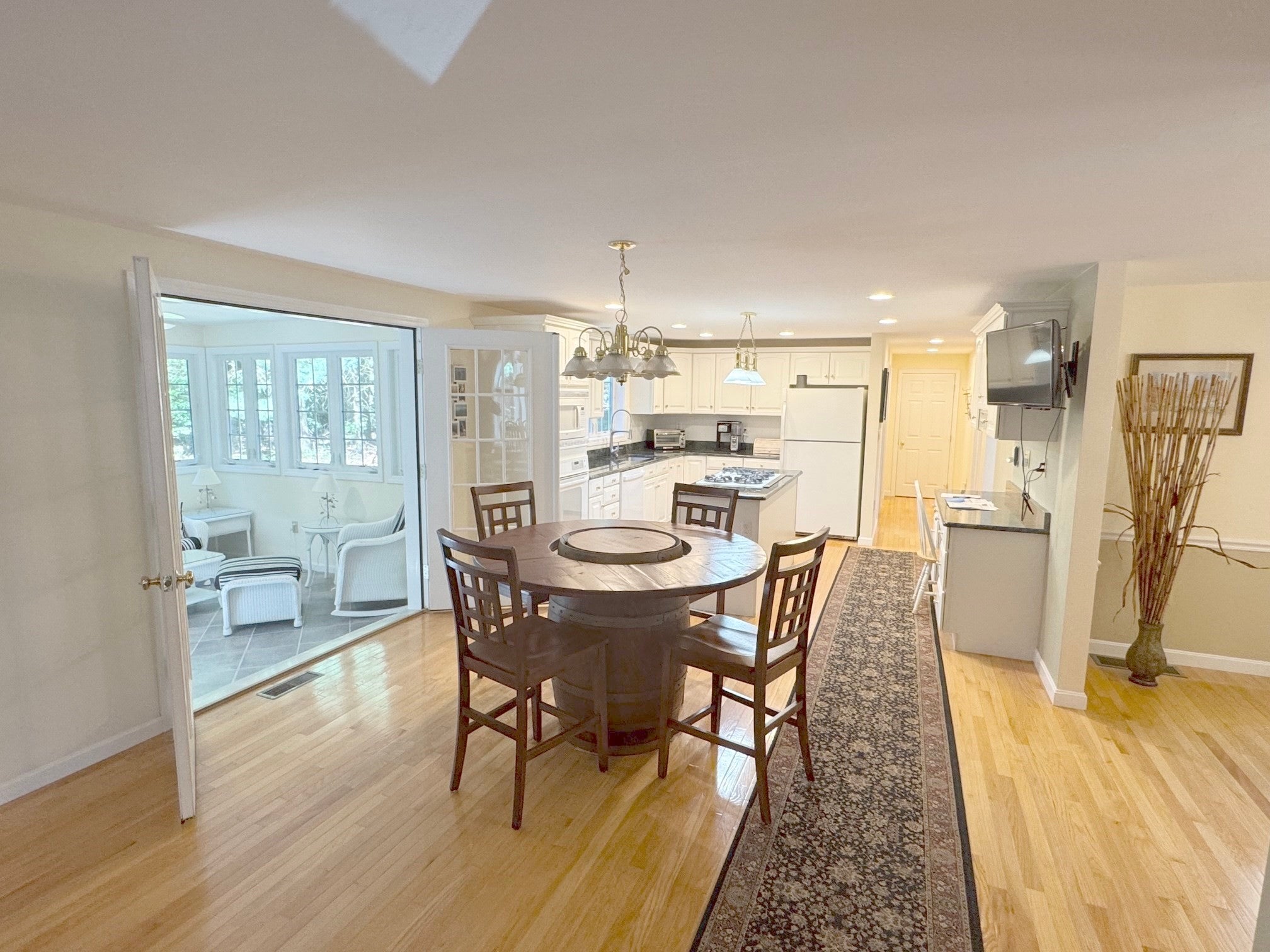 20 Emerald St, Tyngsborough, MA Photo #10