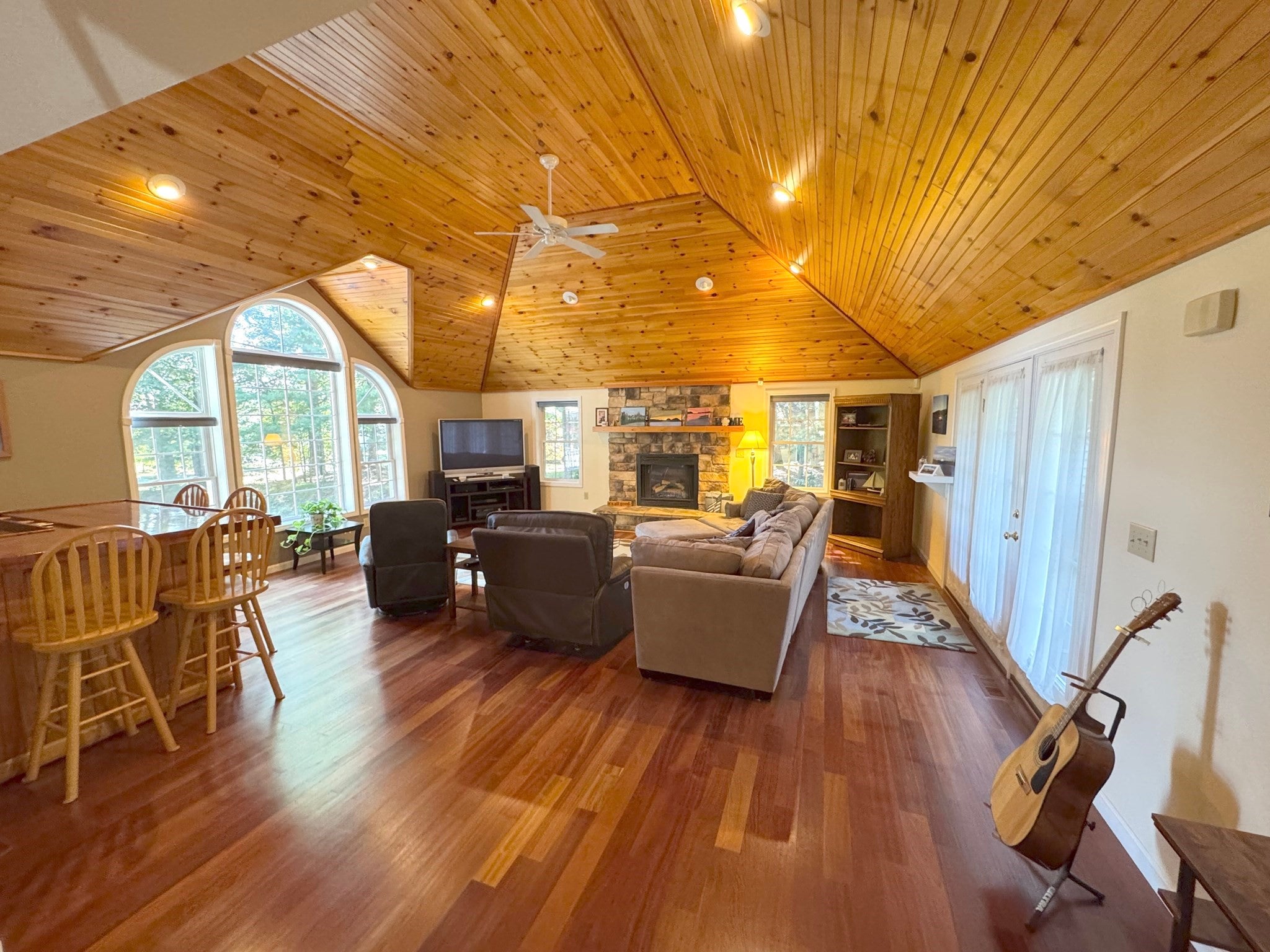 20 Emerald St, Tyngsborough, MA Photo #6