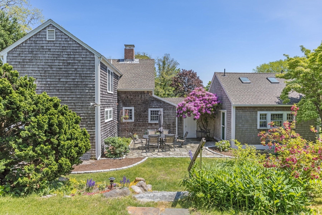142 Monument Rd