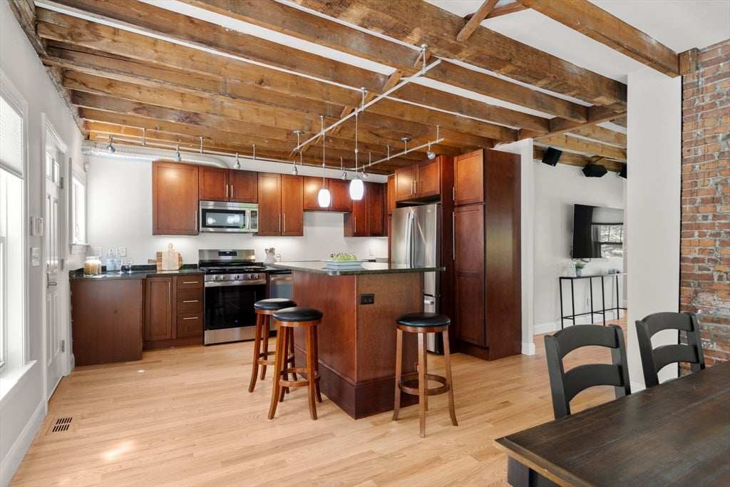 189 Conant St 189