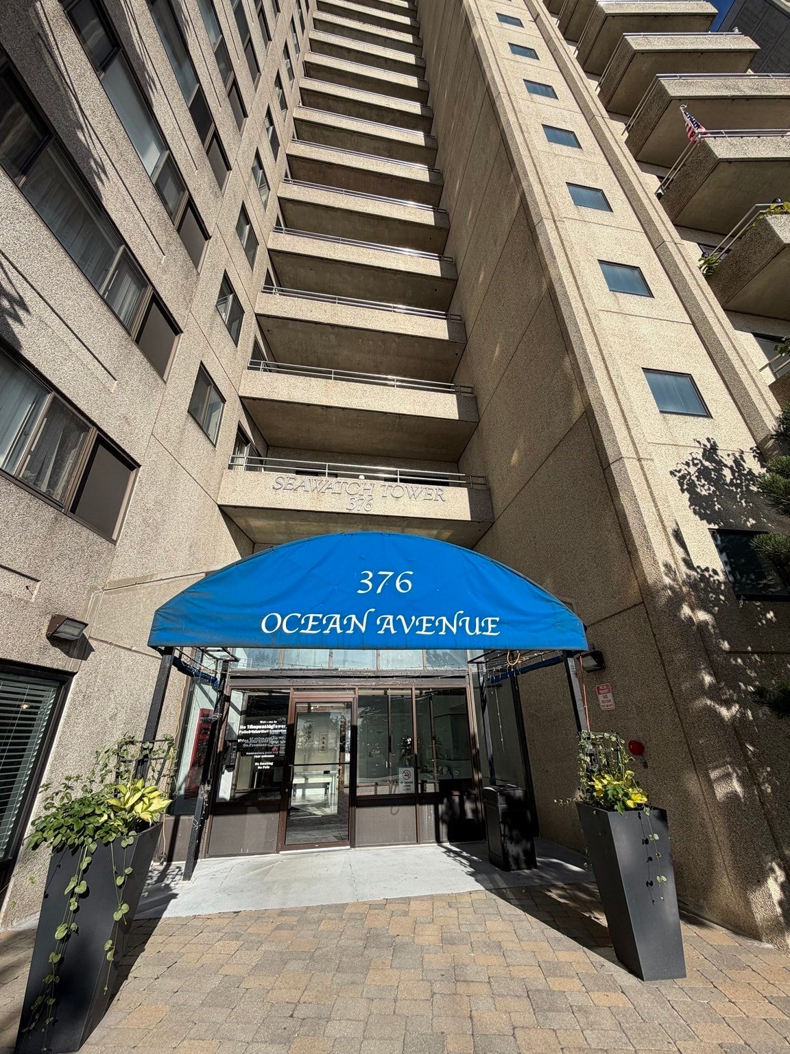 Click for 376 Ocean Avenue #408, Revere, MA slideshow Click for 376 Ocean Avenue #408, Revere, MA slideshow