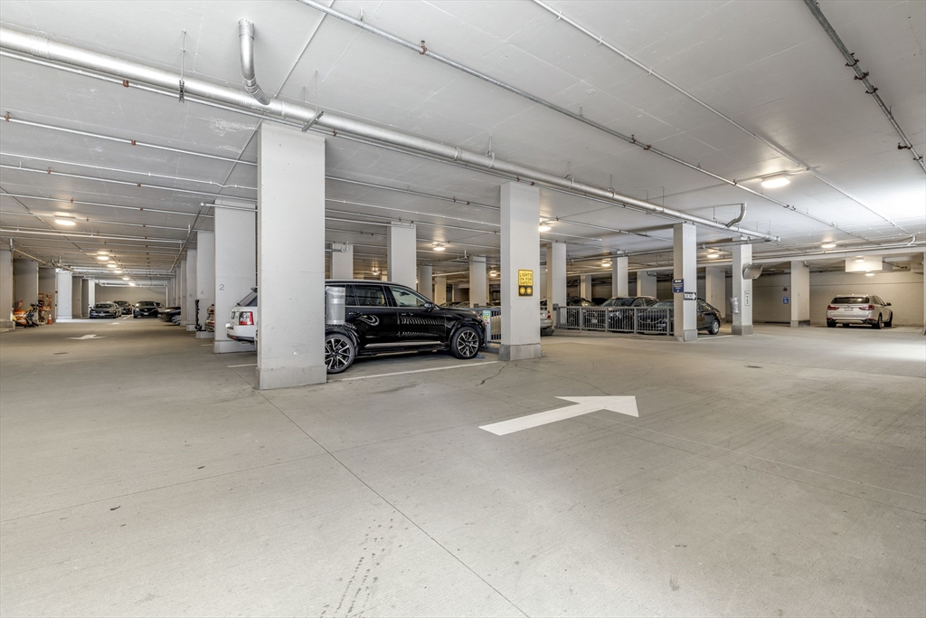 33 Pond Ave 919