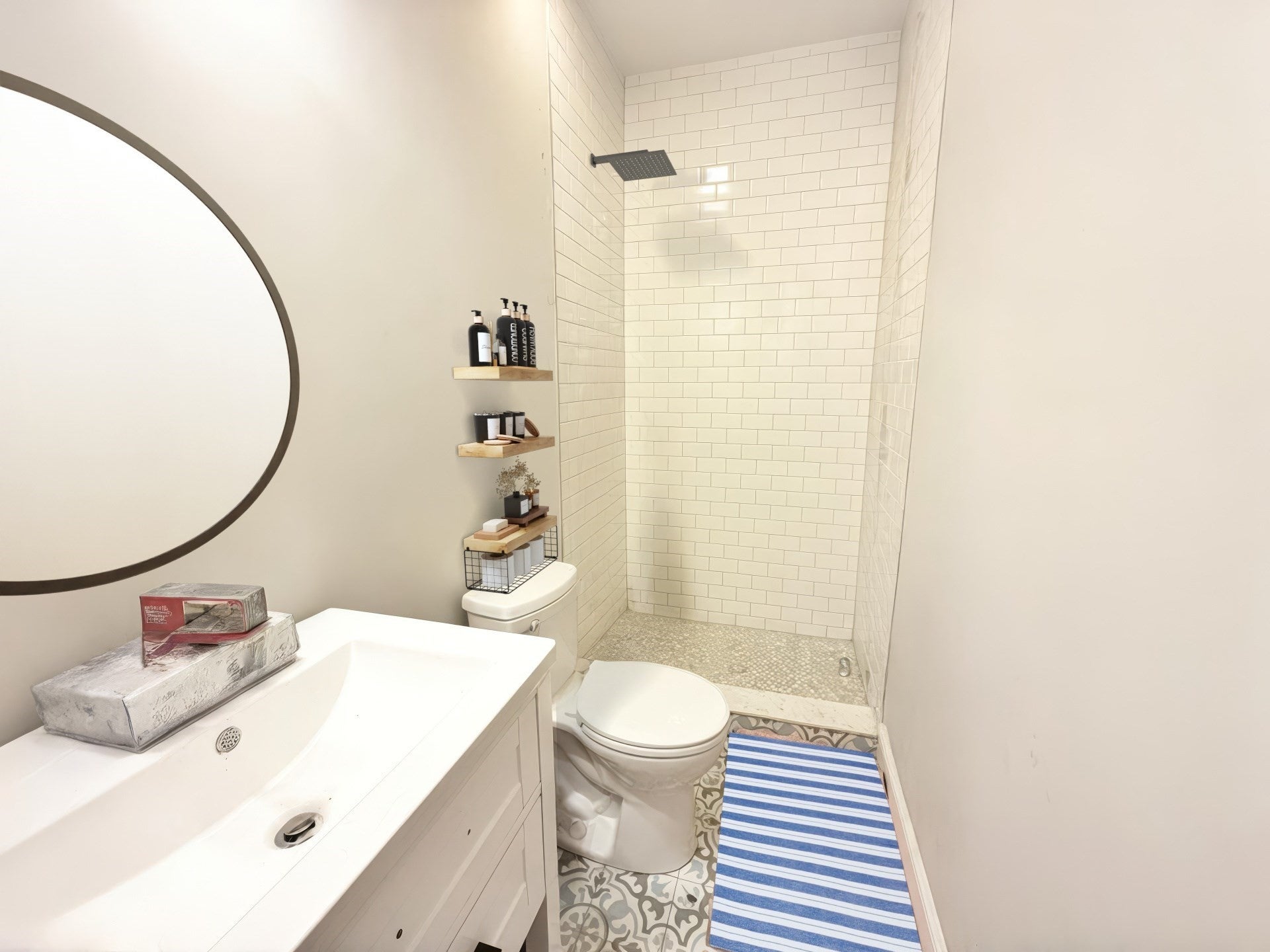 220 Bremen St #1, Boston, MA Photo #4