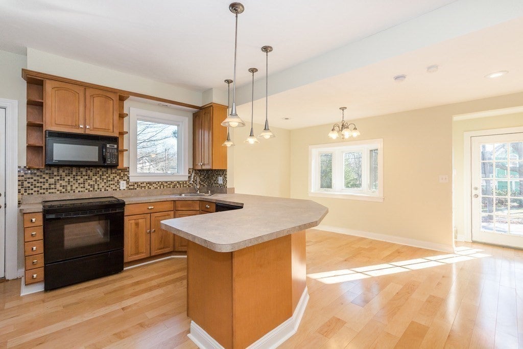 239 Howard St, Rockland, MA Photo #10