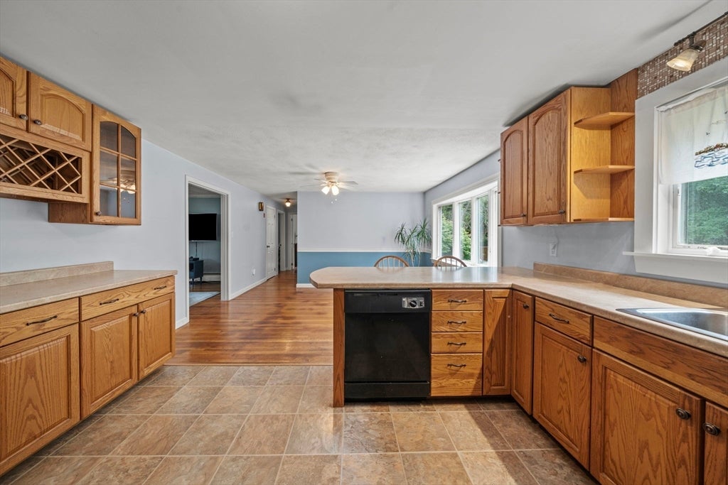 30 Alan Rd, Hamilton, MA, 30 Alan Rd, Hamilton, MA Photo #8
